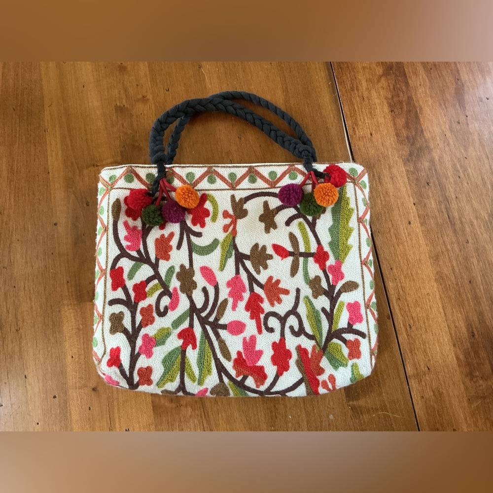 Scandinavian Floral Embroidered Tote Bag - Multicolor